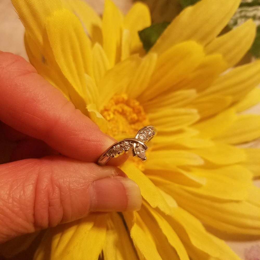 Beautiful CZ diamond ring size 7